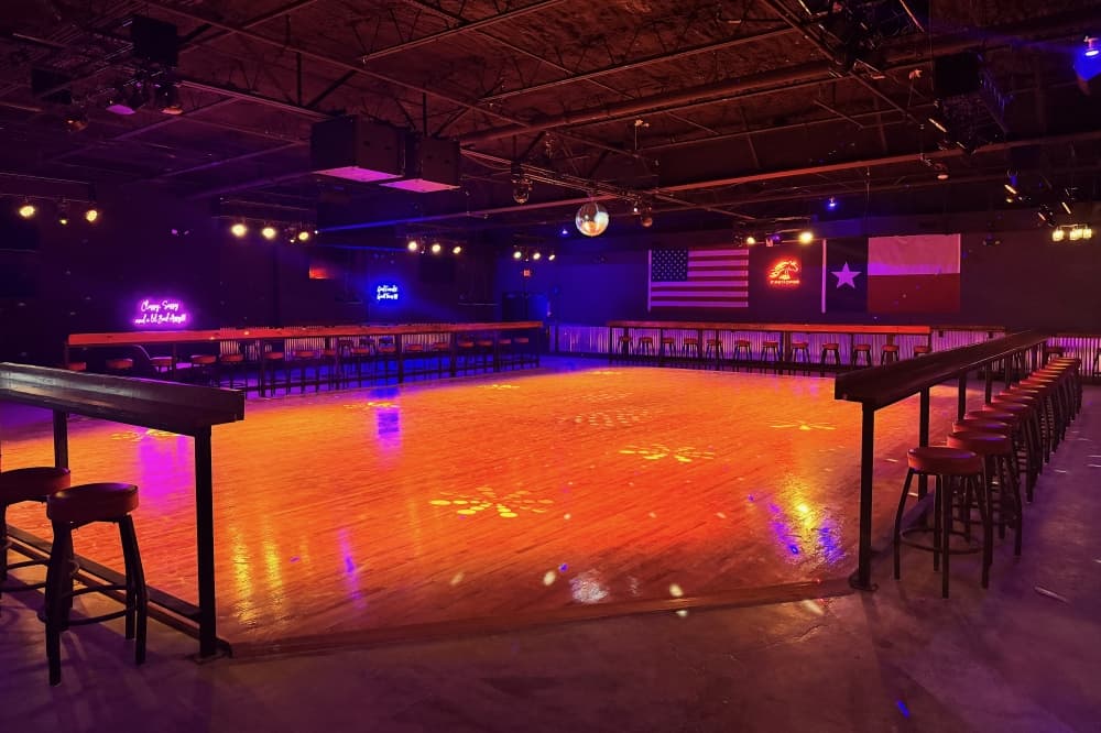 FireHorse Saloon debuts with month-long grand opening in Stafford 