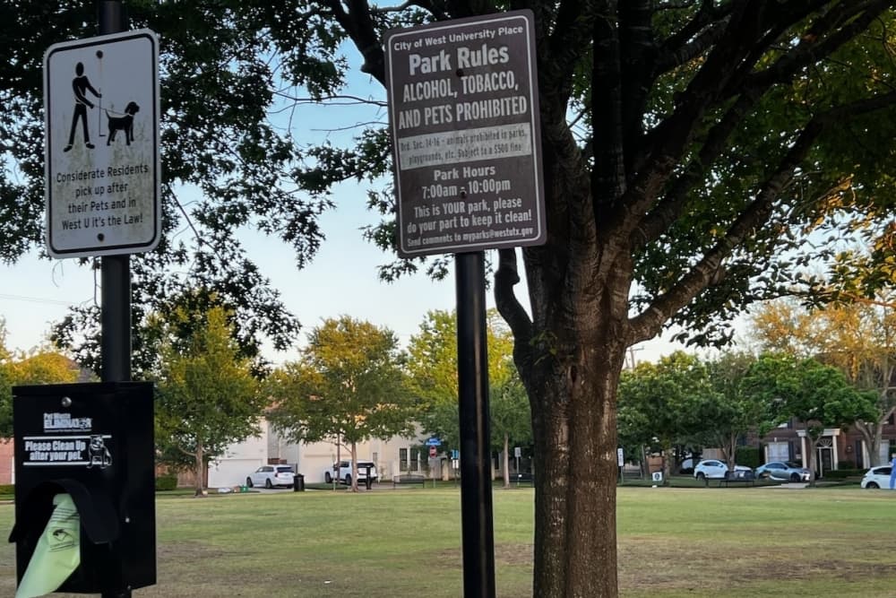 West U City Council advances ordinance that allows pets at approved events, parks