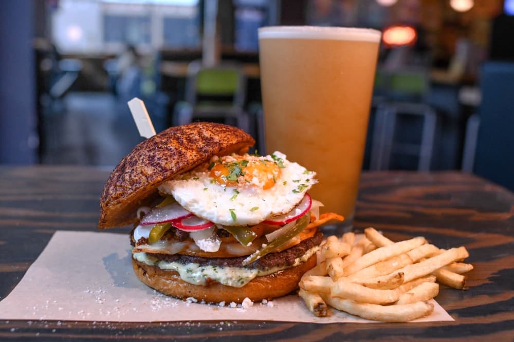 Hopdoddy Burger Bar sets opening date for Stafford eatery