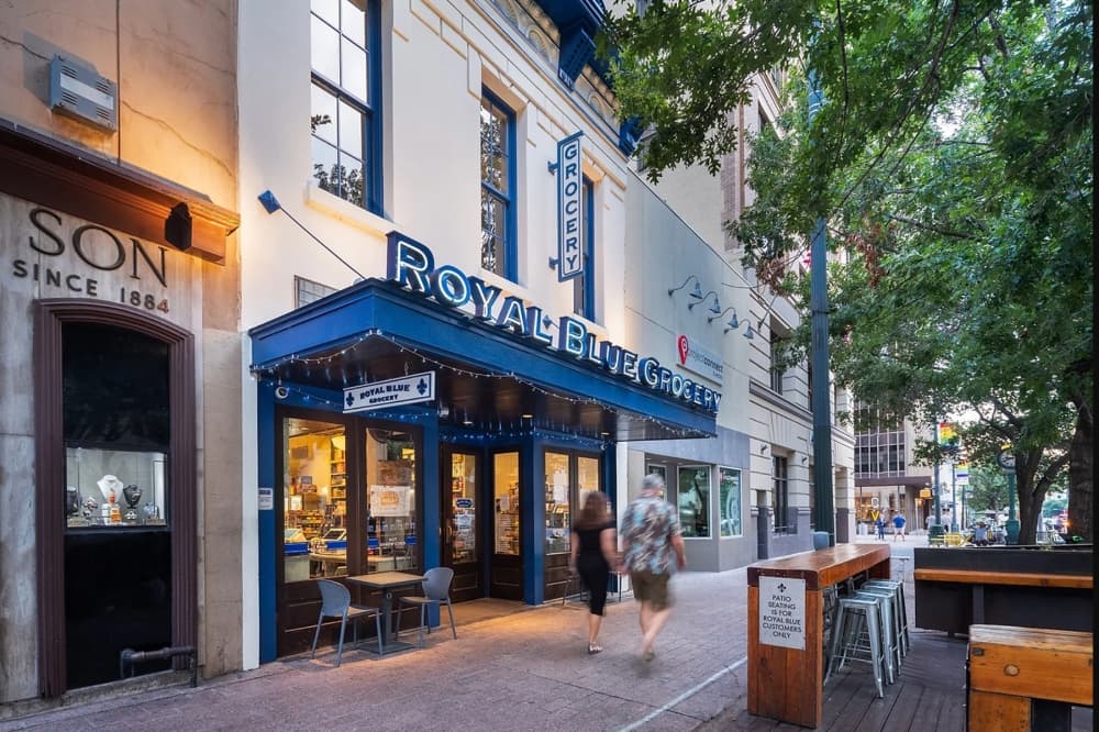 Royal Blue Grocery to close Sixth and Congress location in downtown Austin