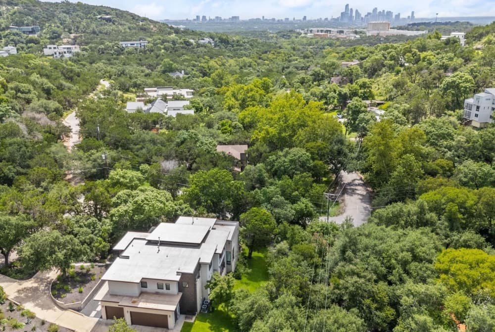 Median home prices reach $2.4M for Westlake in March, new data shows