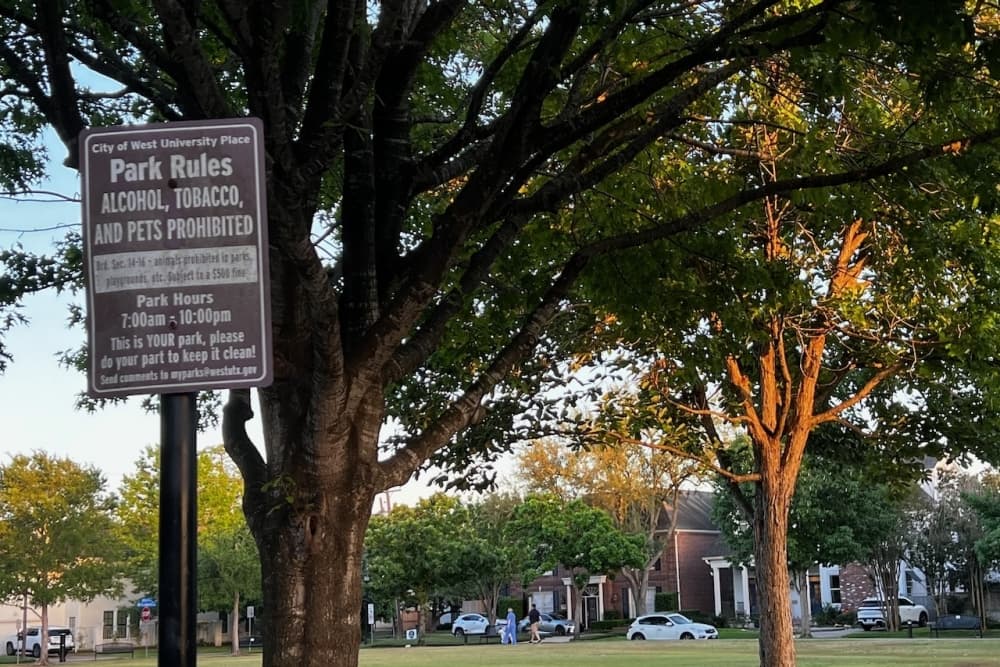 West U City Council adopts ordinance that allows pets at approved events, parks