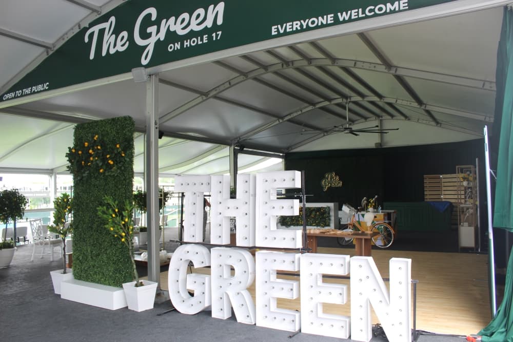 Image of The Green on 17 sign. 