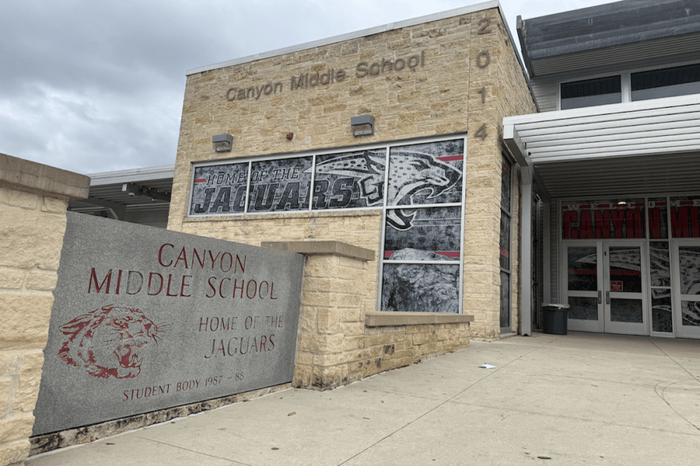 Canyon Middle School classrooms to receive new furniture