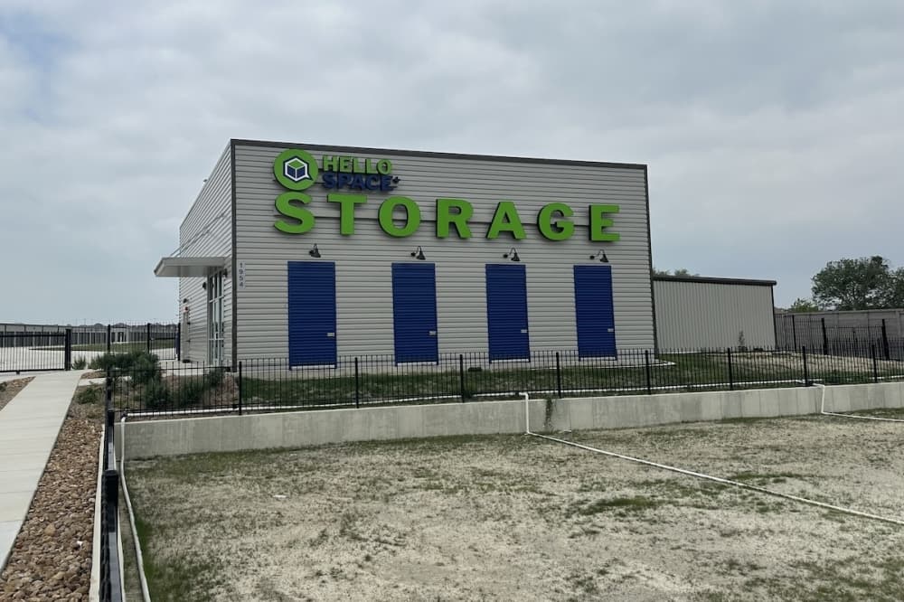 Hello Space+ FM 1044 Storage now open in New Braunfels
