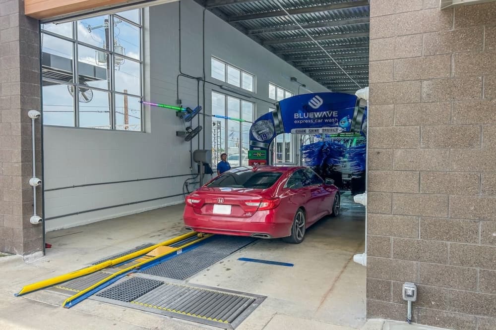 BlueWave Express Car Wash opens in Schertz