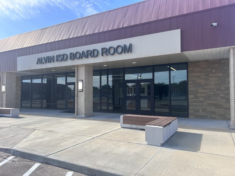 Roberson, Harris head to victory in Alvin ISD board elections