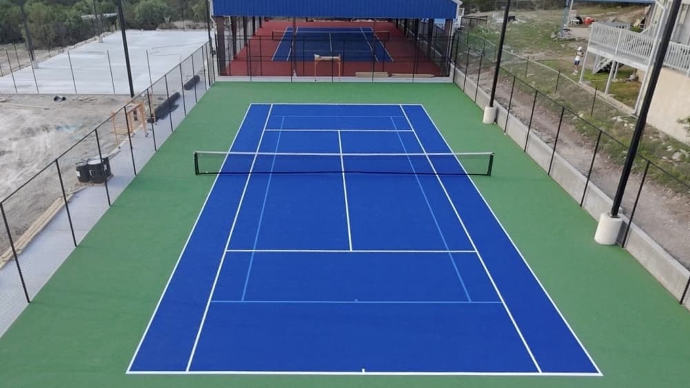 tennis court 