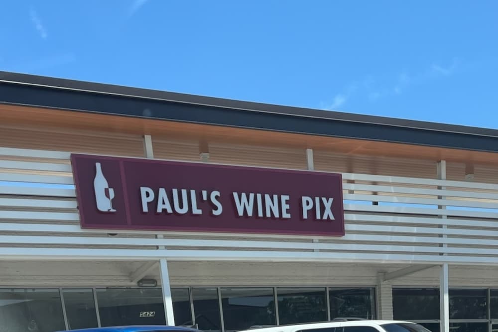 Paul's Wine Pix store signage