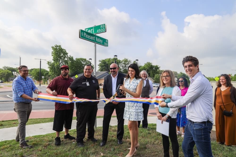 Roundabout at Teri Road, South Pleasant Valley Road complete