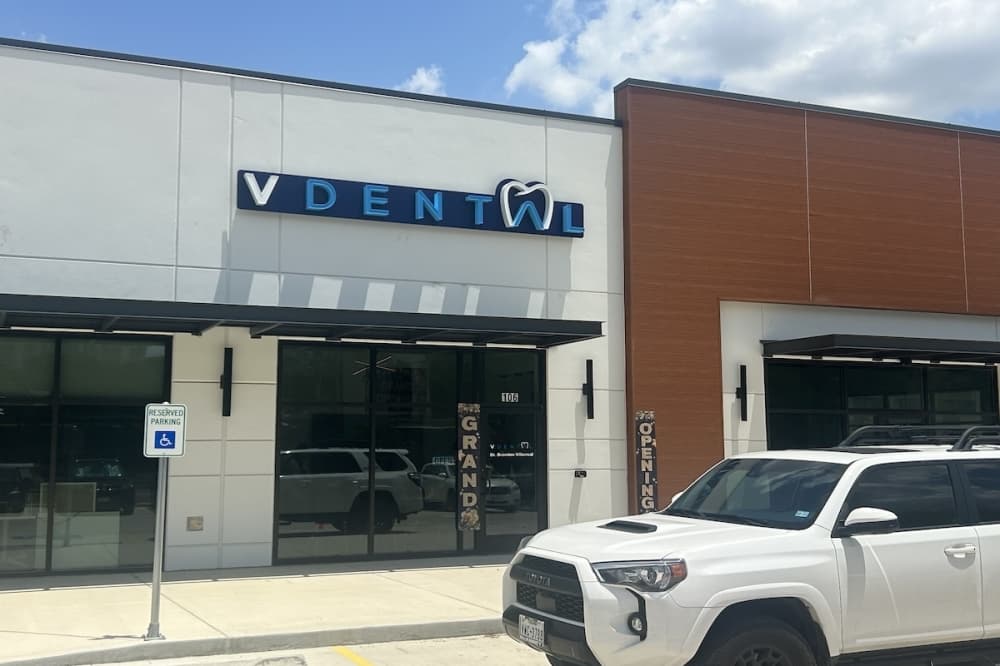 New dentist opens in Live Oak