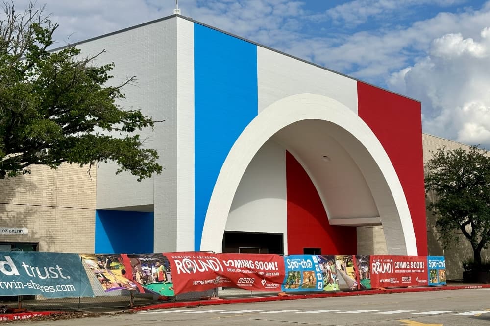Round1 coming soon to Willowbrook Mall