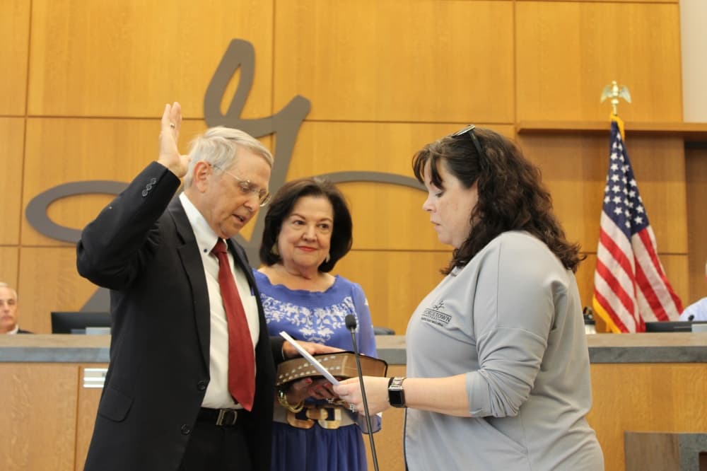 Georgetown council members sworn in; Kevin Pitts re-elected mayor pro tem