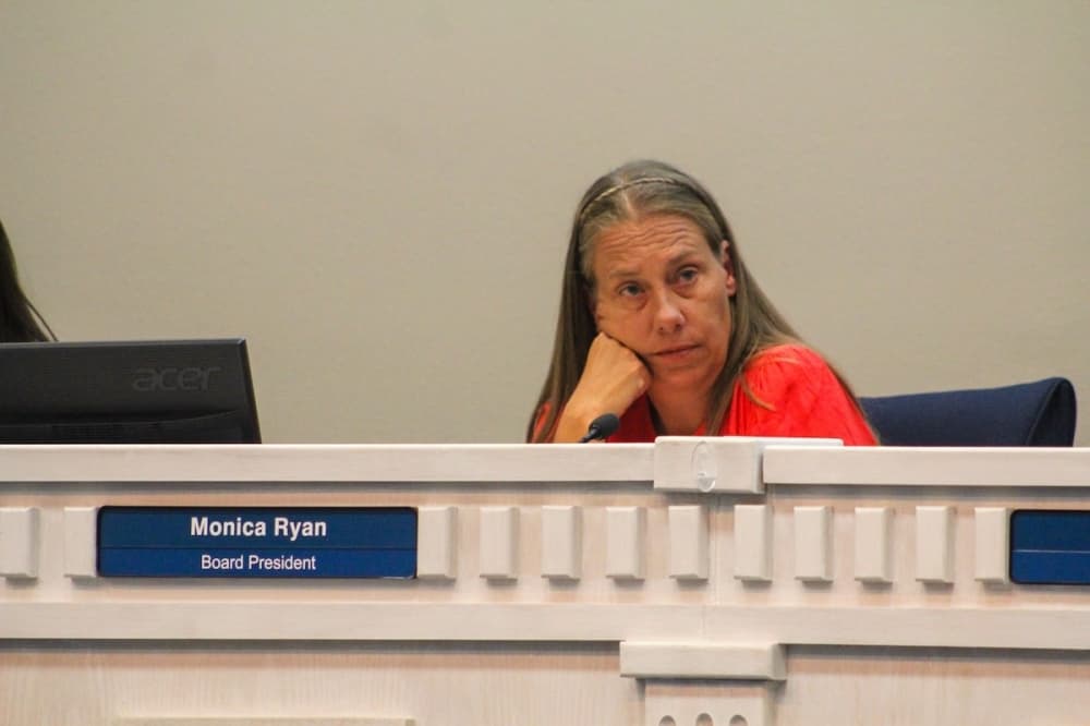 JISD board votes to keep Judson Middle, elementary schools open
