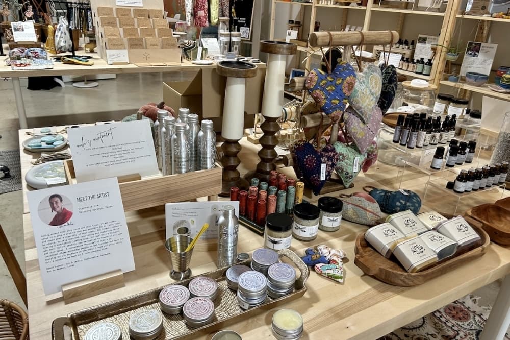 Artisan gift shop The Shabby Wick closes Dripping Springs storefront