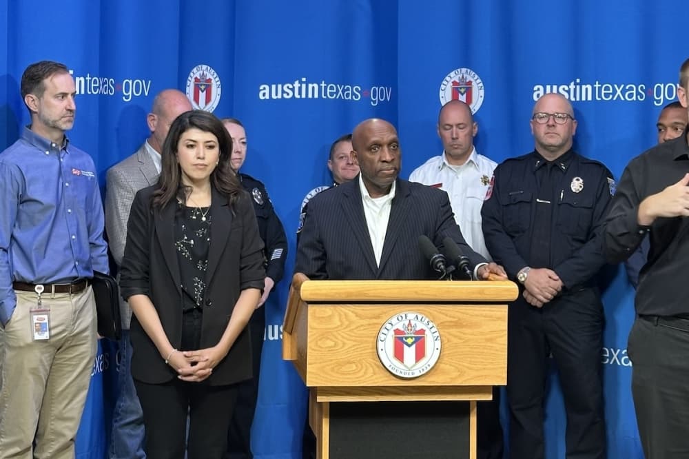 1 dead, over 30,000 without power after damaging storm hits Northeast Austin