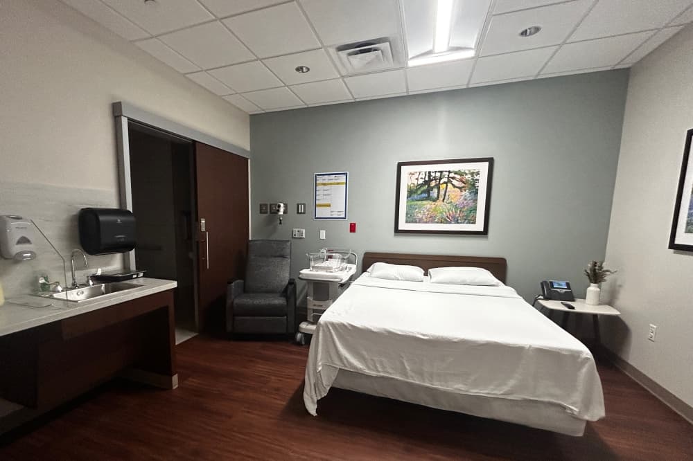 There are two suites for families to spend the first night with their babies before returning home in the NICU, with access to care just outside the door. (Brooke Sjoberg/Community Impact)