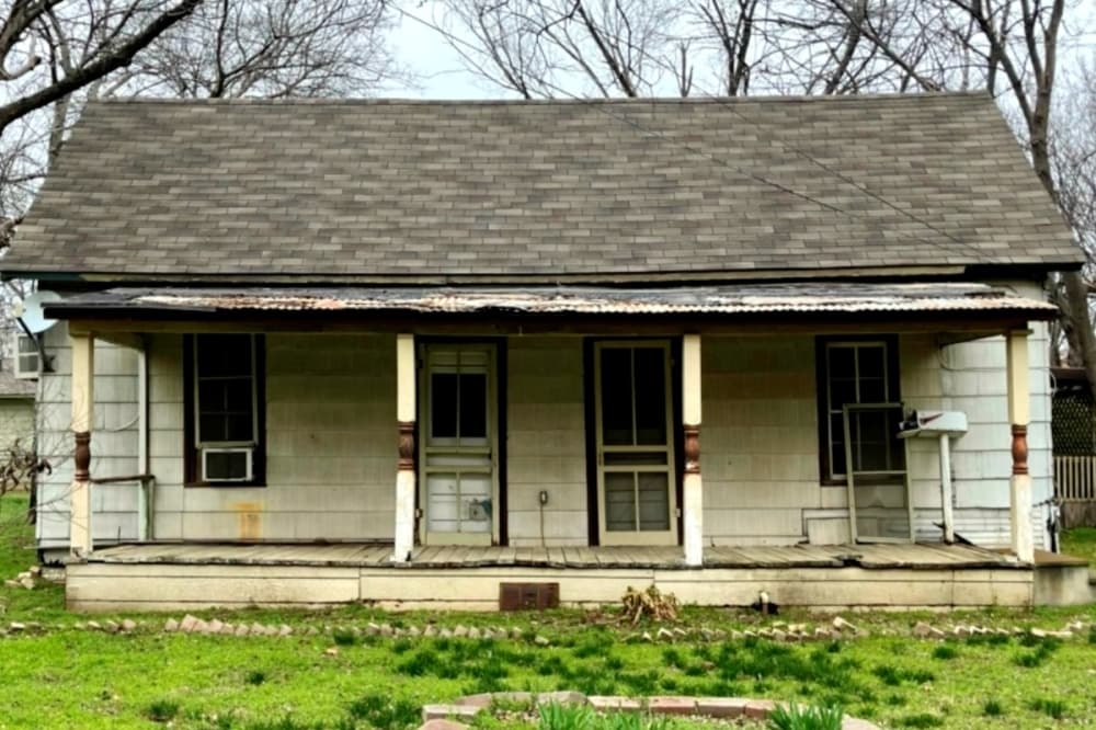 Historic Tate house to be relocated to Cotton Belt Railroad District in Grapevine