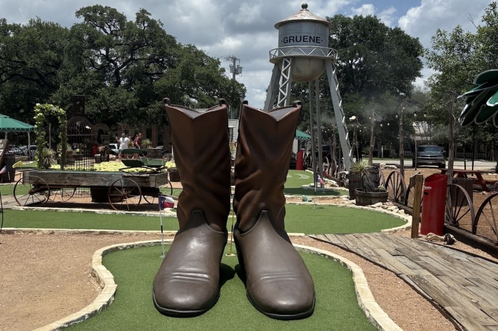 Gruene Mini Golf opens in New Braunfels