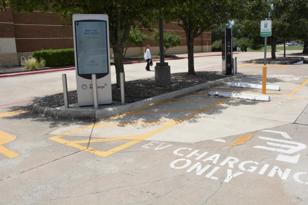 Flower Mound adopts updated EV charging station restrictions