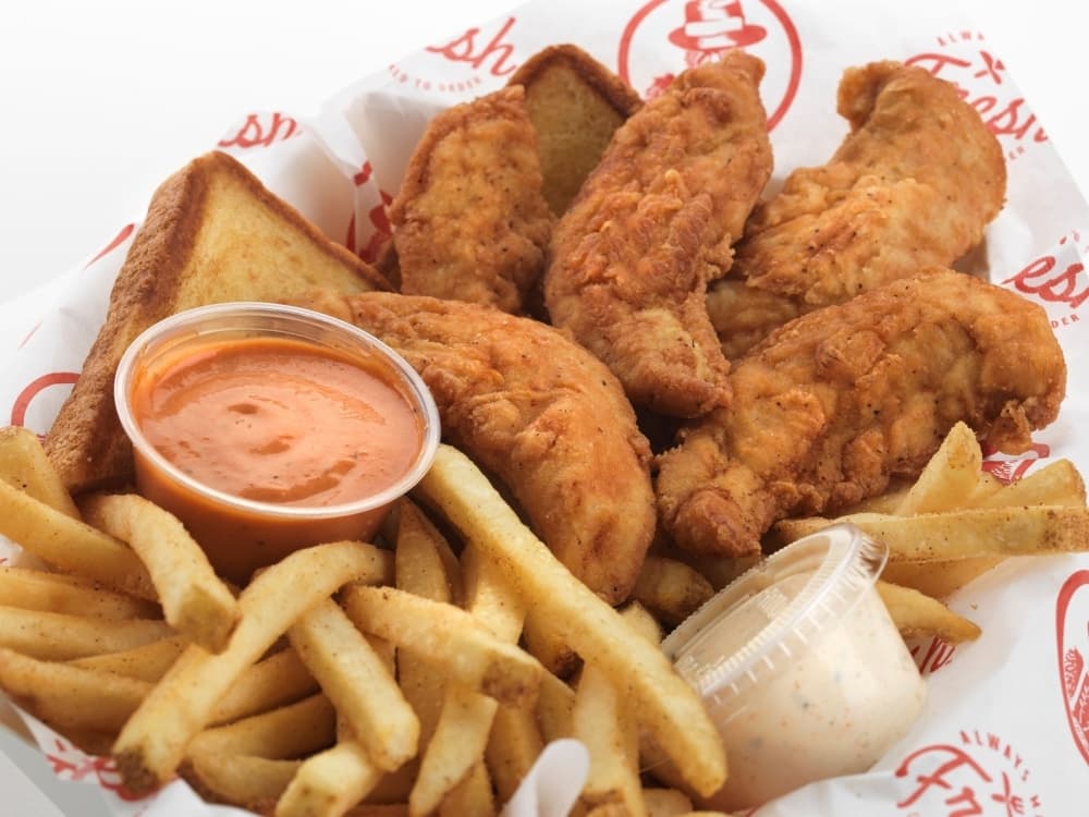 Slim Chickens opened a new location at 7022 N Loop 1604 E. on June 9.  (Courtesy Slim Chickens)