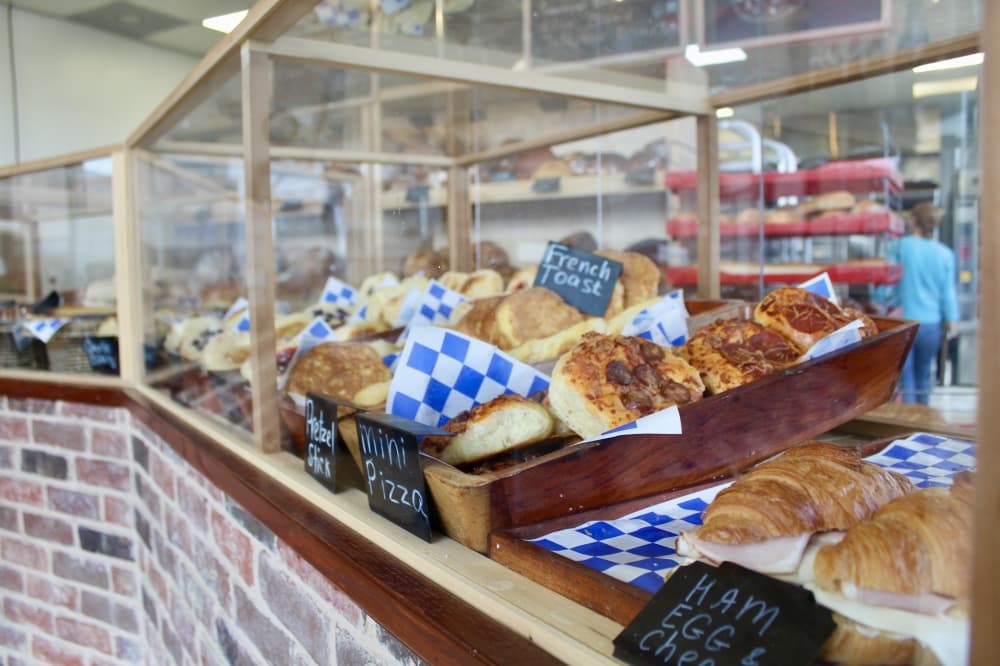 Breakfast items range from sandwiches to Polish doughnuts. (Jovanna Aguilar/Community Impact)