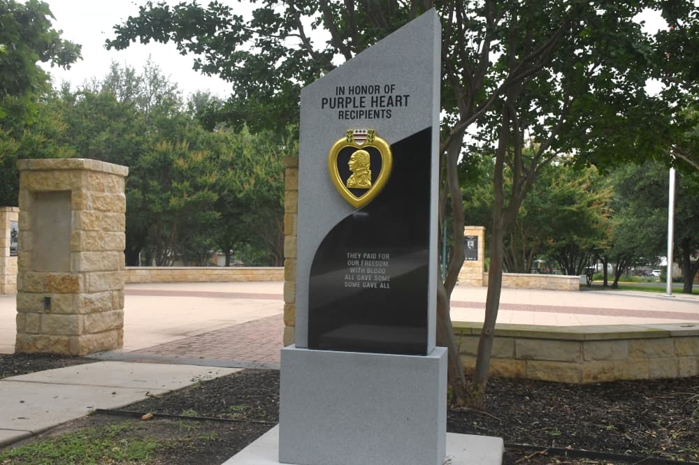 Purple Heart monument installed at Boerne Veterans Plaza