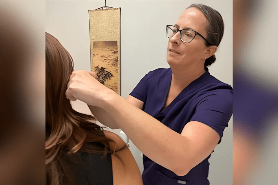 Acupuncturist in Montgomery helps patients with migraines and chronic headaches using acupuncture. 