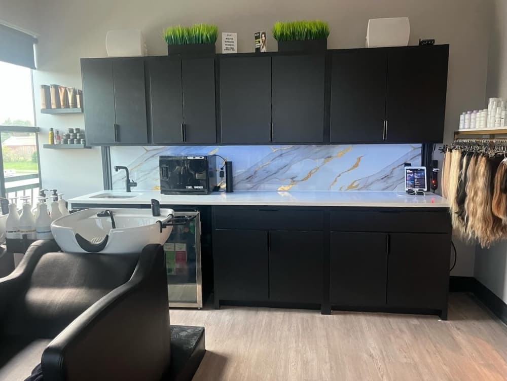 Salon bar and hair extensions