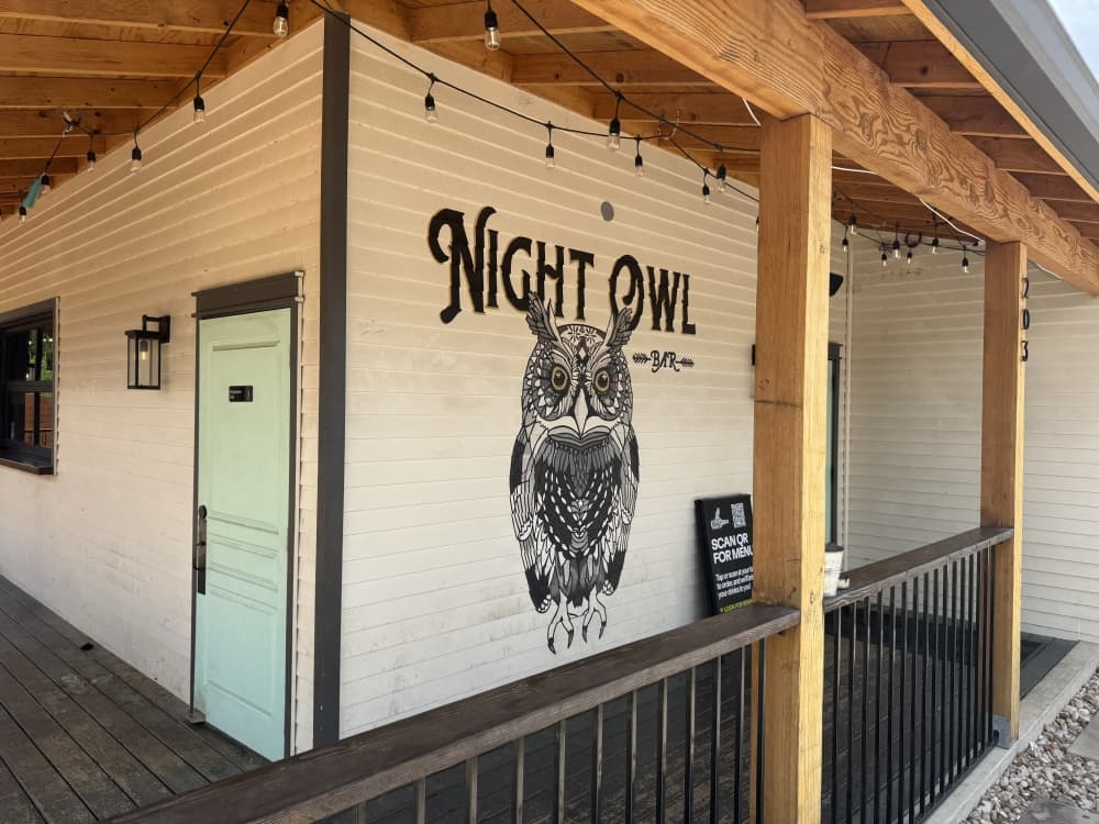 Night Owl brings dive bar charm to Leander’s Old Town district