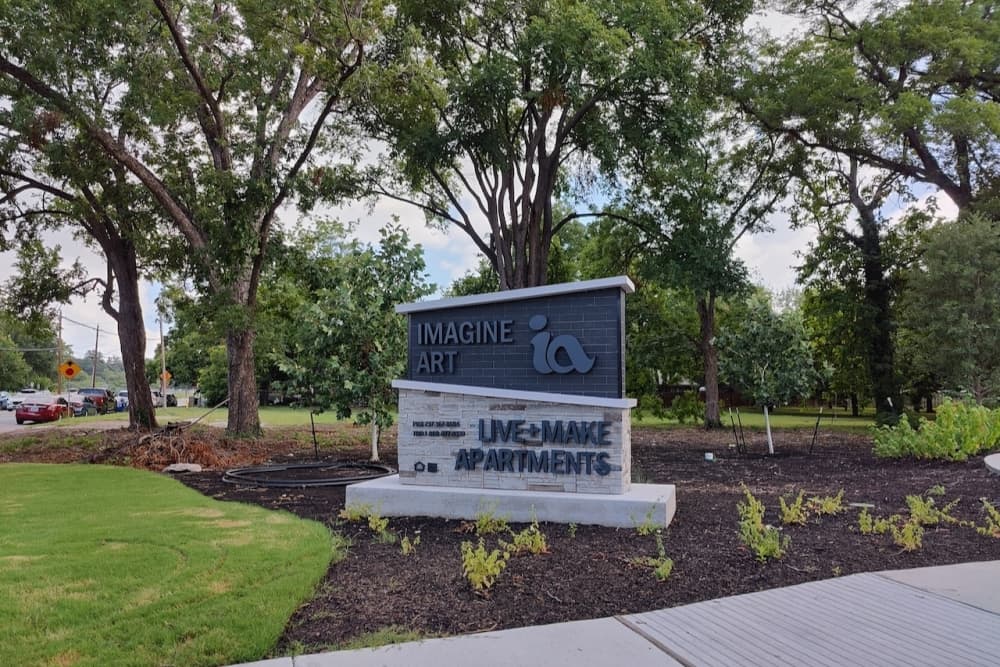 Live Make Apartments