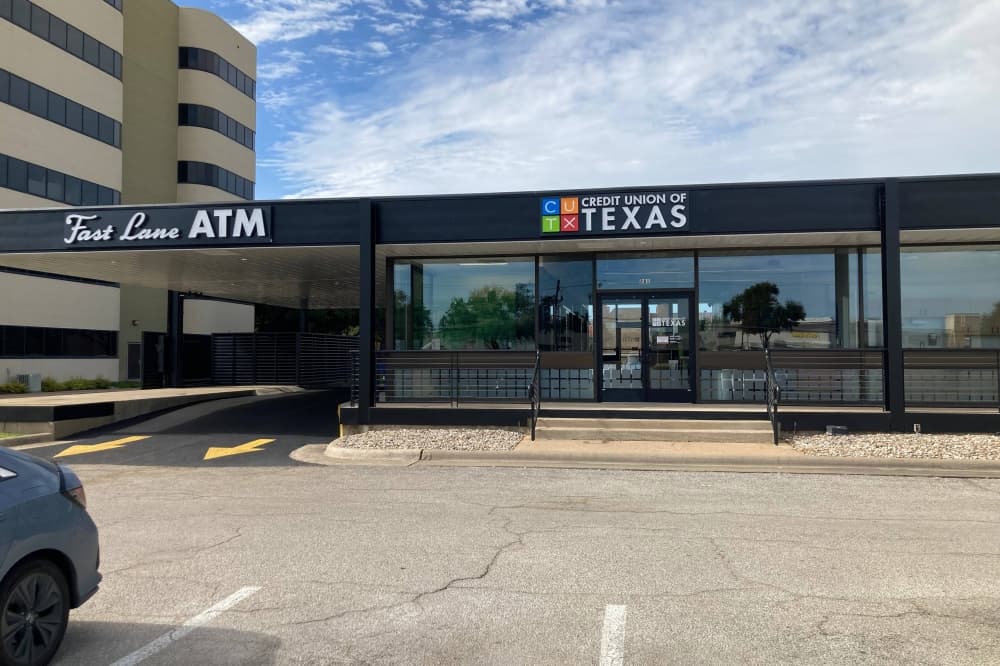 Credit Union of Texas opens Richardson Branch in former Comet Cleaners
