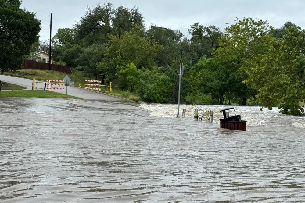 Low-water crossing closes in Round Rock amid flood conditions