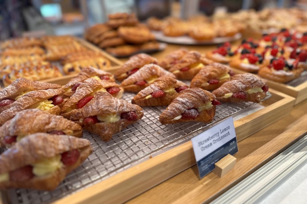Paris Baguette offers European style pastries, cakes in Flower Mound