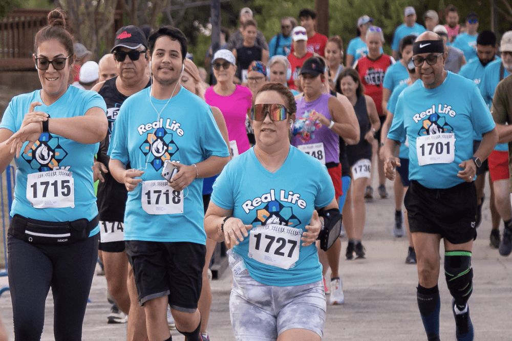 group of runners