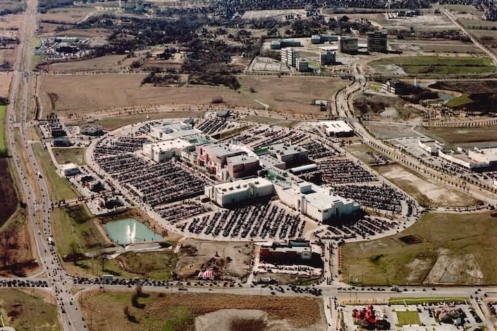 an aerial view of a large shopping mall 