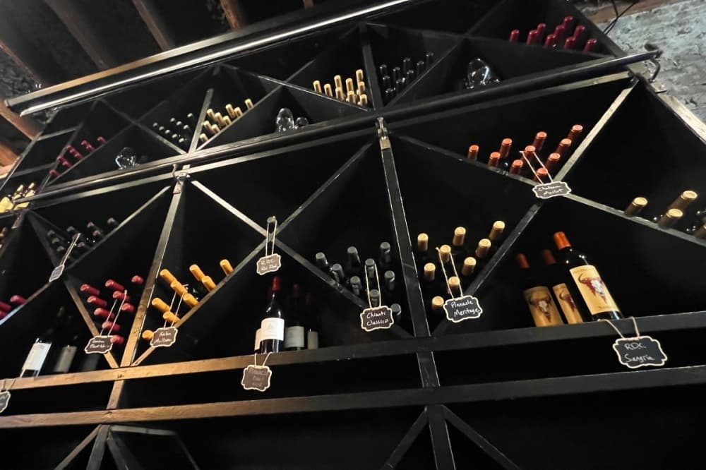 Red Dirt Cellars logo