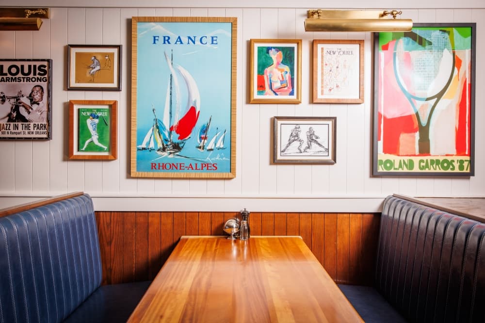 Hudson House in Frisco will include its trademark warm leather booths, large wraparound bar, an outdoor patio, and a large sit-down raw bar. (Courtesy Samantha Marie Photography)