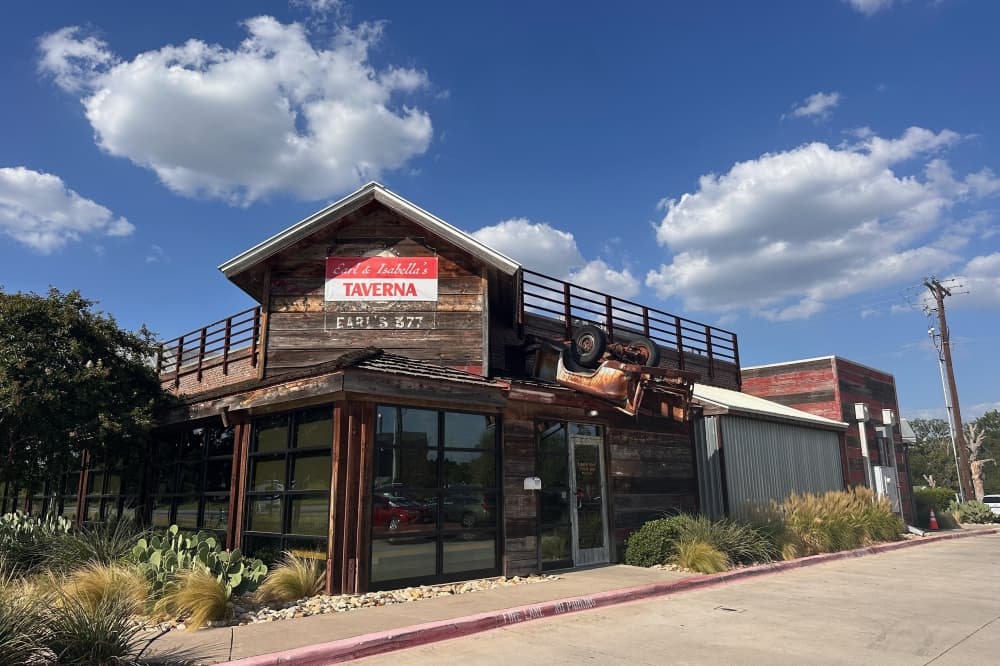 Earl’s 377 Pizza rebrands to Earl & Isabella’s Taverna after fire