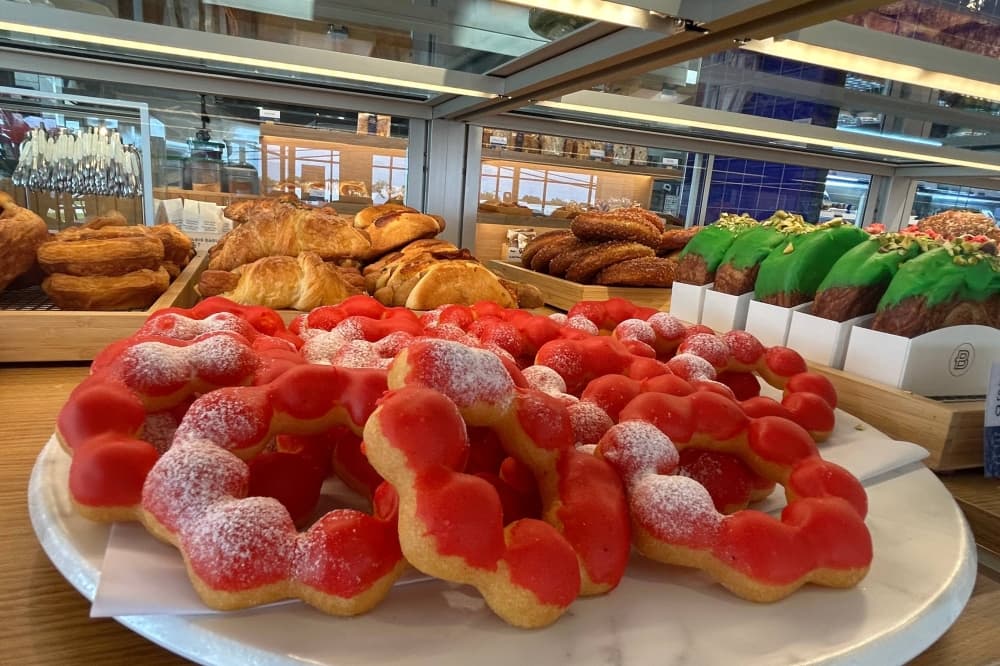 Paris Baguette sets tentative opening date to serve baked goods, beverages in Dallas, near Richardson border