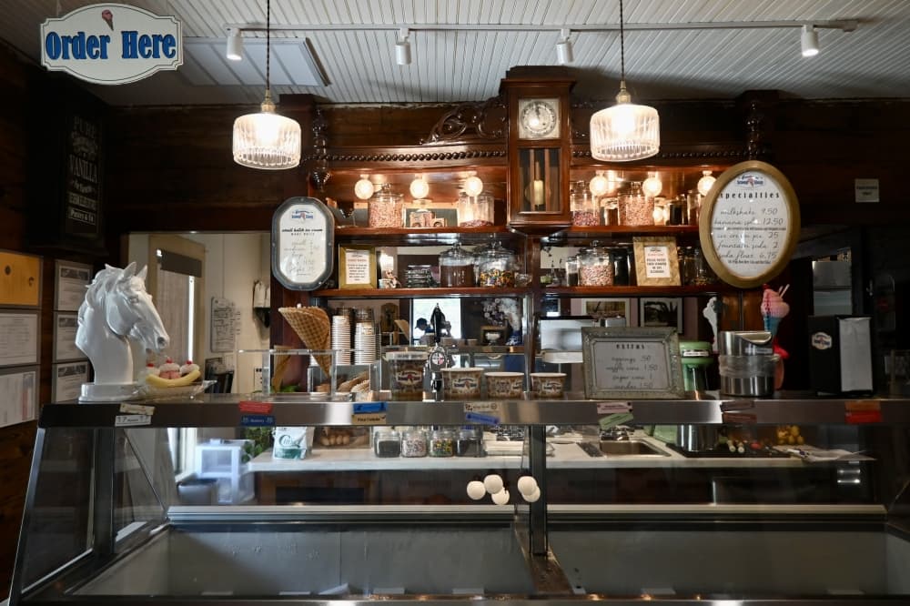 Friendswood Scoop Shop creates hub out of a love for old houses, small-town ice cream parlors