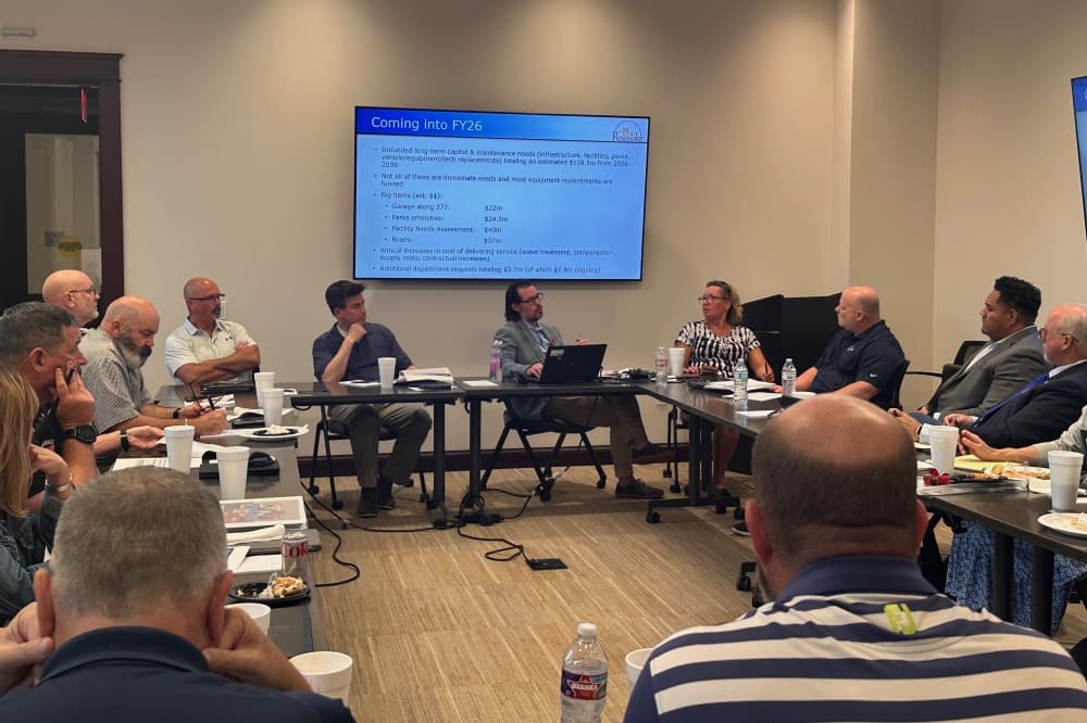 Roanoke officials discuss $22M bond for parking garage near Oak Street