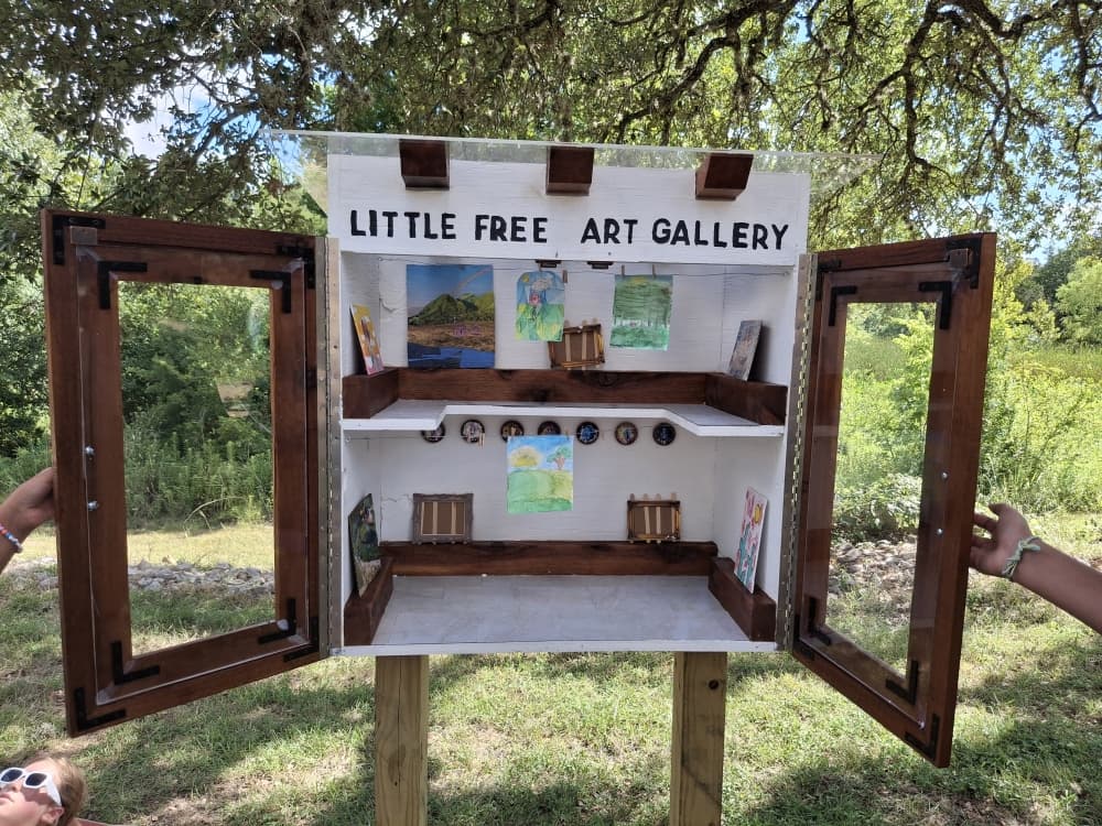 Girl Scouts open free art gallery in Bee Cave