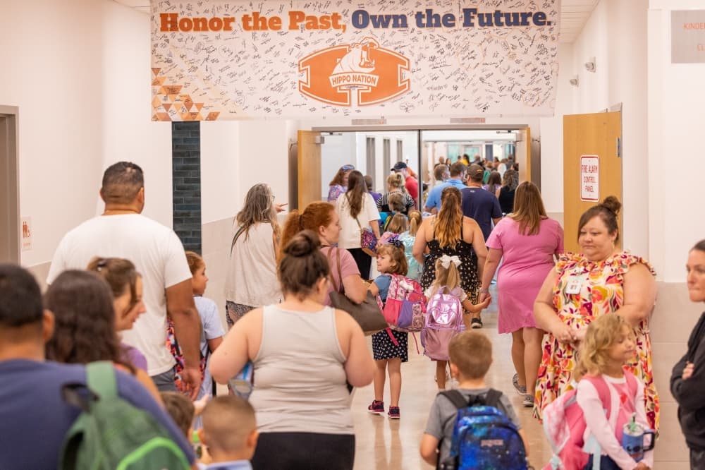 Students and parents enter Lee Martinez Elementary School for the first time. (Courtesy Hutto ISD)