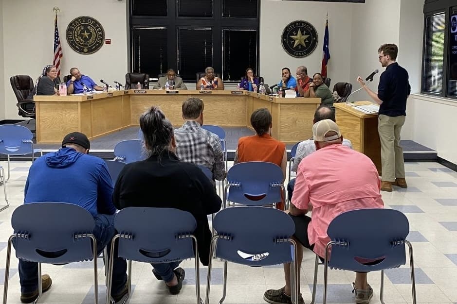 Search continues for Elgin city manager