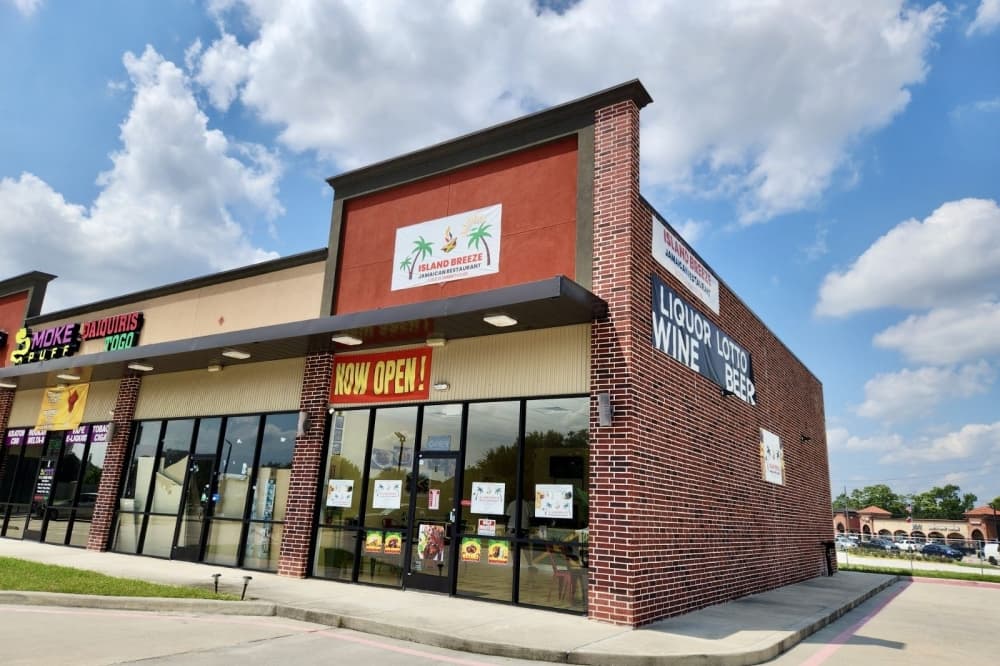 Island Breeze Jamaican Restaurant opens in Spring