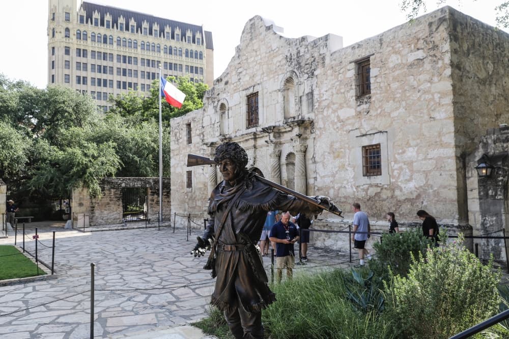 Texas General Land Office acquires Menger Hotel, Crockett Hotel