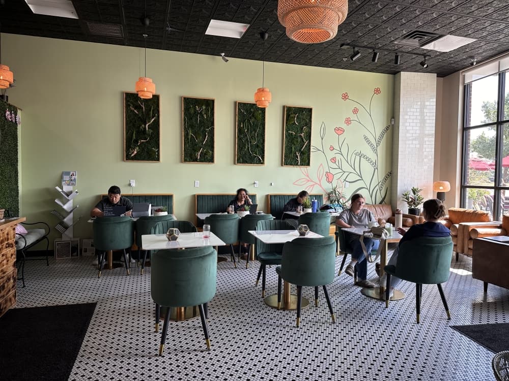 Aromas On Oak in Roanoke has soft seating areas to encourage people to linger. (Heather McCullough/community impact)