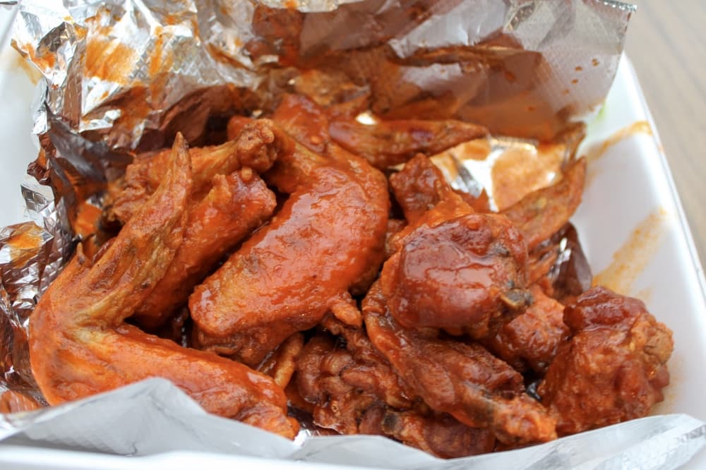 An image of the wings served at the business. 