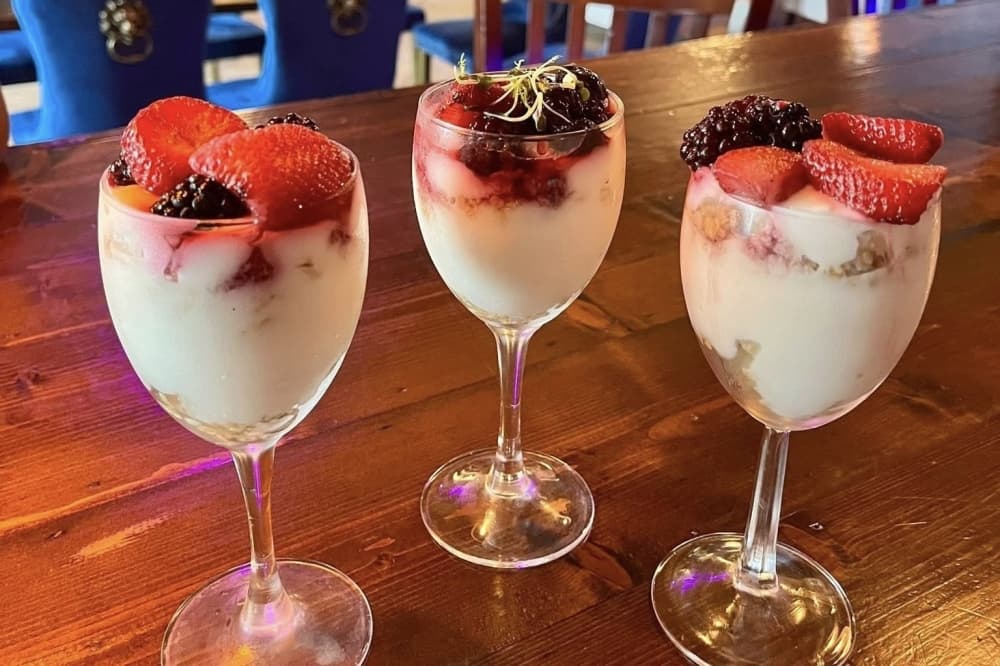 New restaurant, sip lounge opens in Seabrook